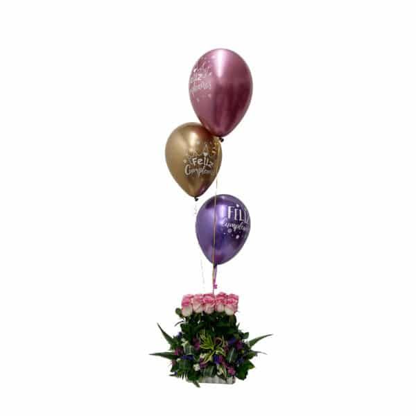 arreglo floral con globos