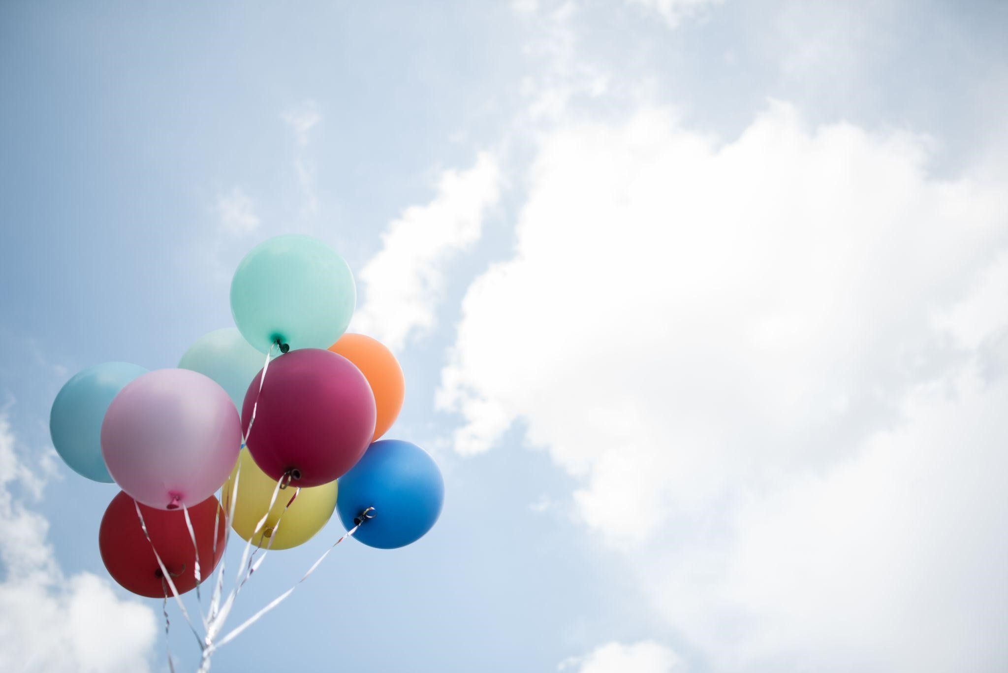 globos en el cielo