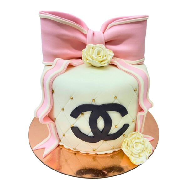 torta chanel moño