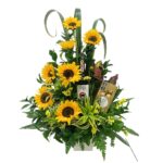 Arreglo Floral Girasoles con Vino y Chocolates