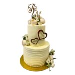 torta iniciales corazones flores