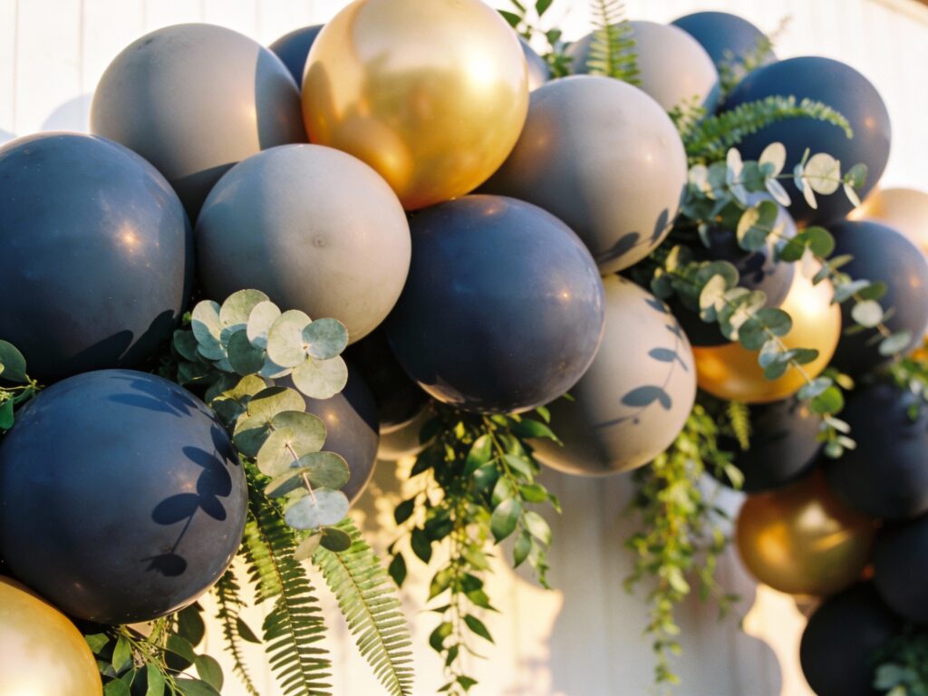 Decoración para el Día del Hombre con Globos y Detalles Creativos